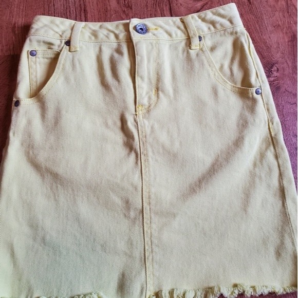 MOUSSY Yellow Denim Mini Skirt - Picture 7 of 11